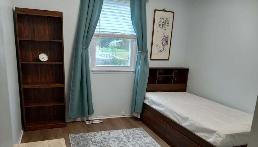 Myong's room