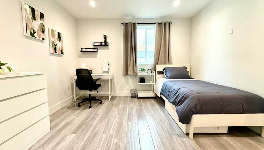 Yenglik Aubakirova's room