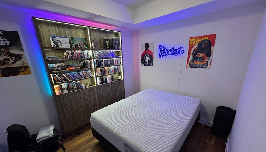 Mahdi's room