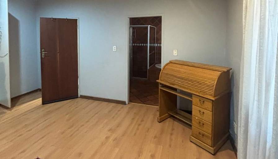 Julien Hanna's room