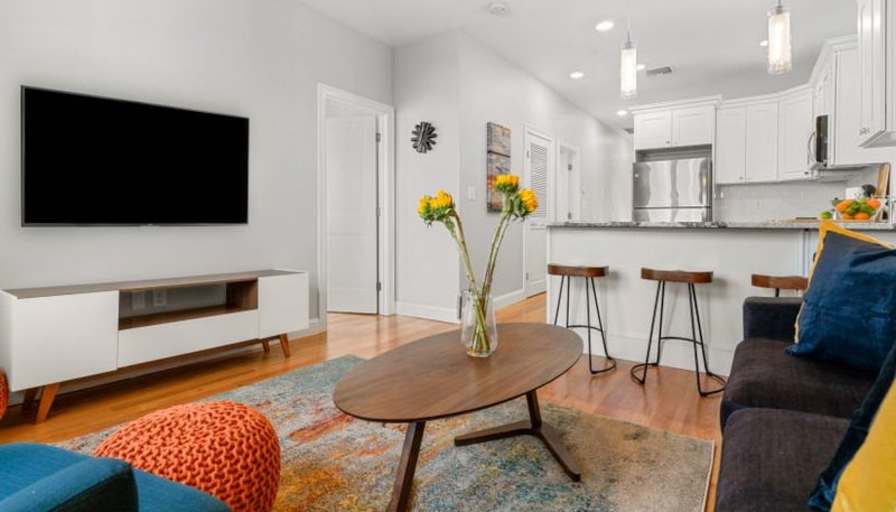fully furnished South Boston home's room