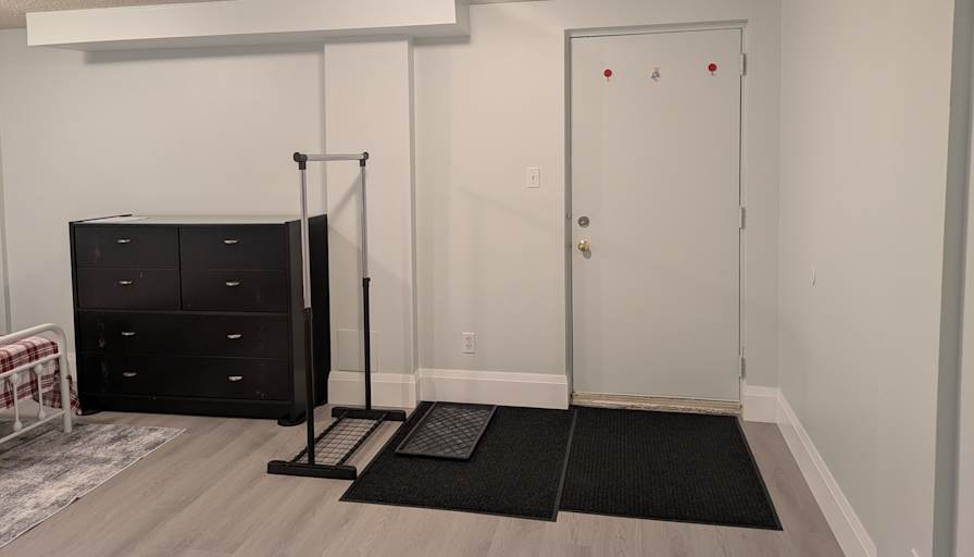 John Lopes's room