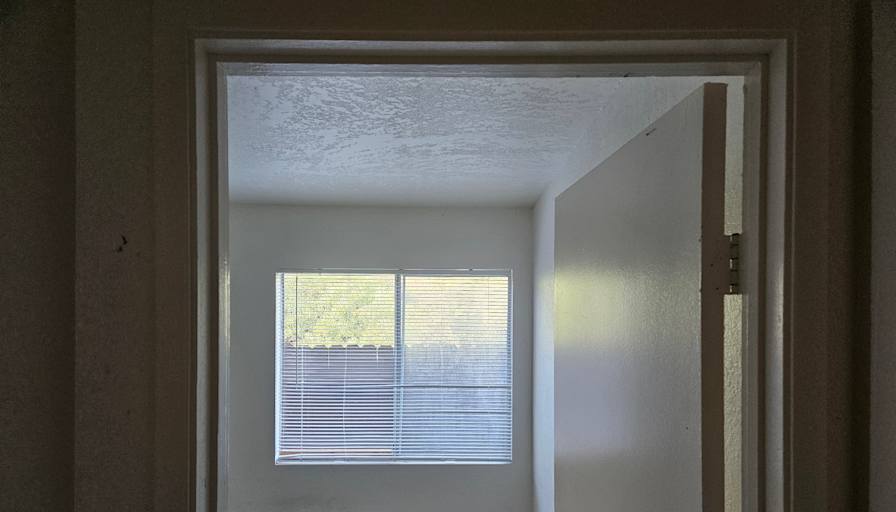 Ken's room