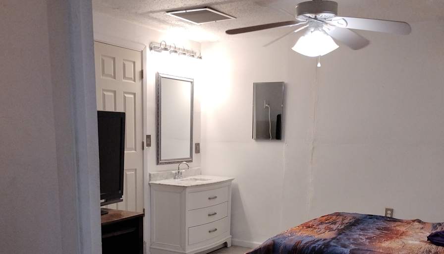 Fernando's room