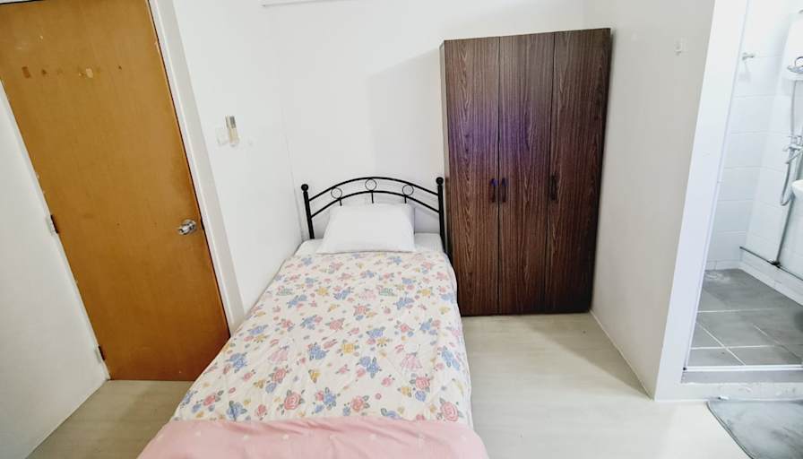 Roomy's room