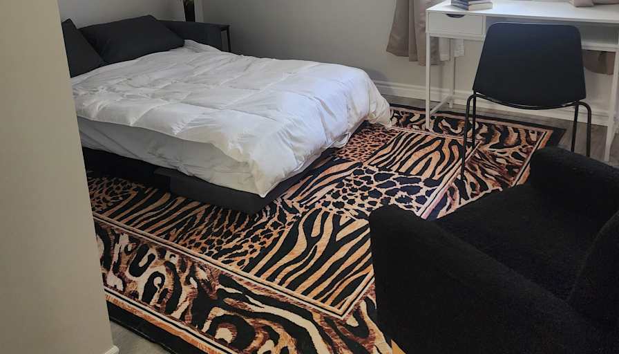 Nida's room