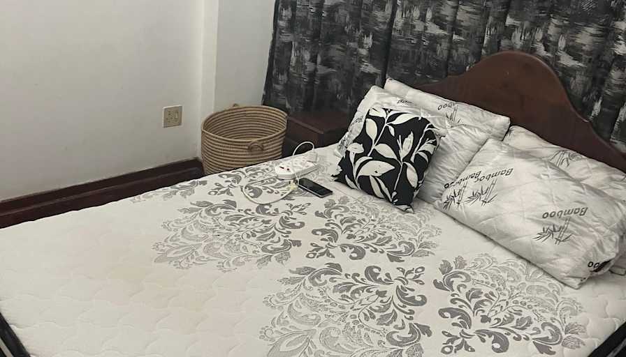 Melo's room