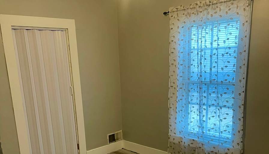 Evelyn's room