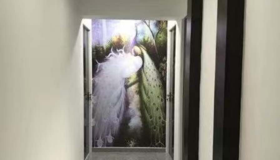 Lee's room