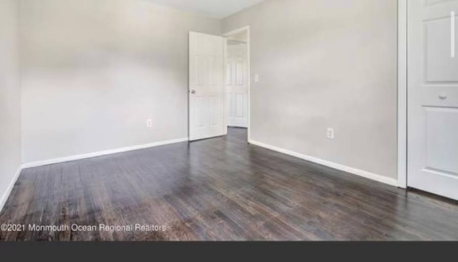 Elaysia's room