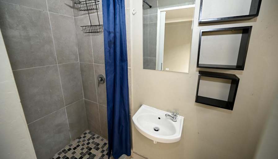 simon's room