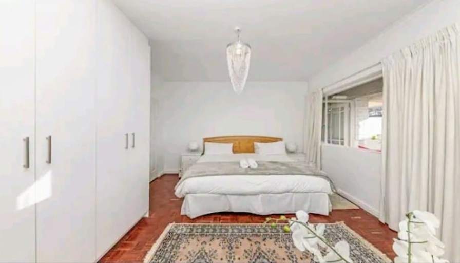 Gwen's room