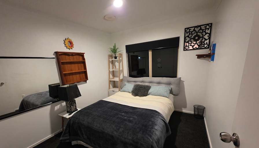 Kazz's room