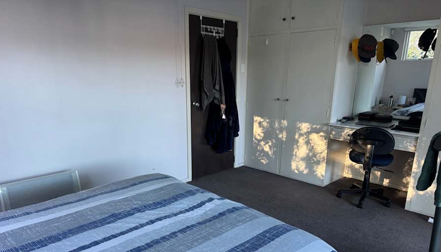Bob's room