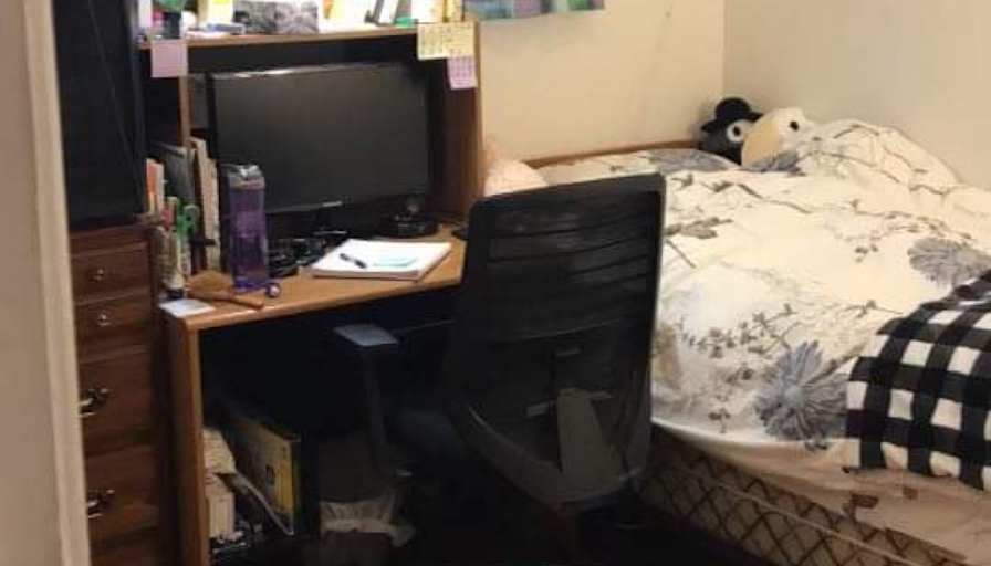 Victoria's room