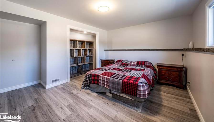 Jenny's room