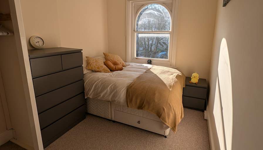 Bez's room