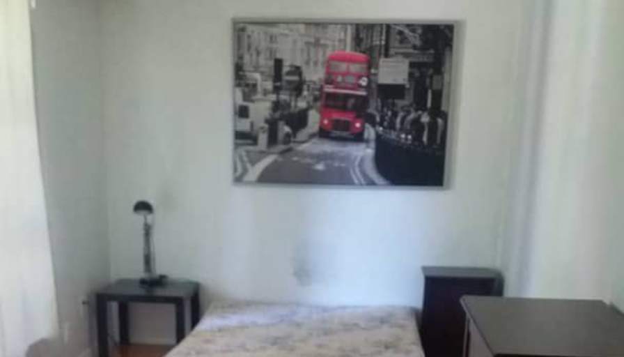 Payam's room