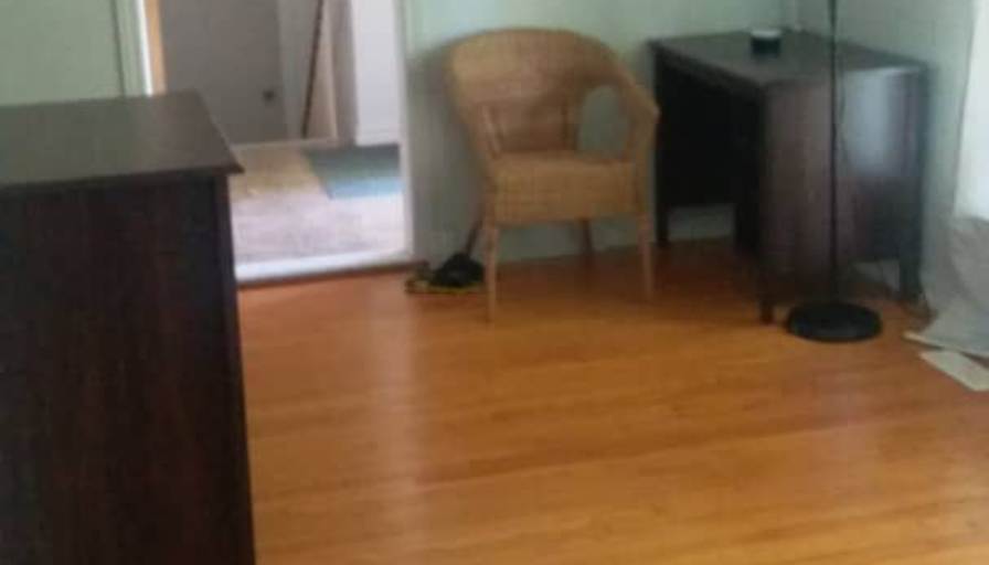 Payam's room