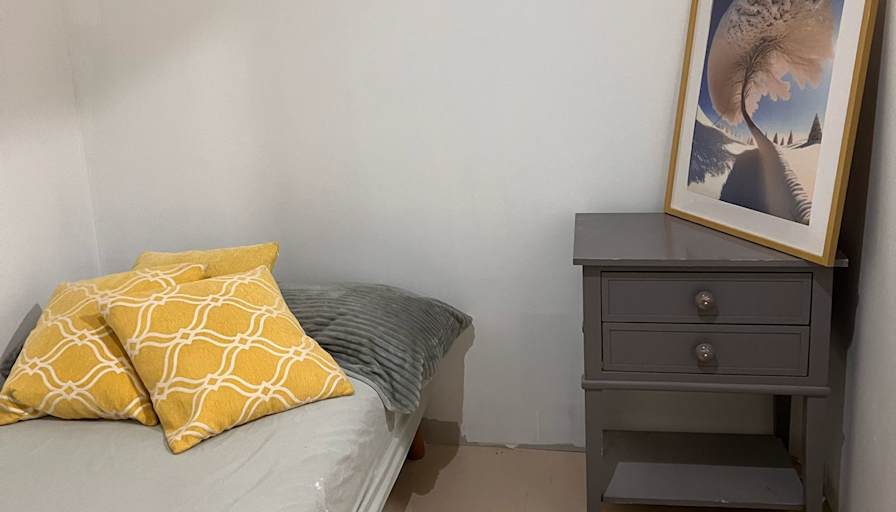 Luis's room