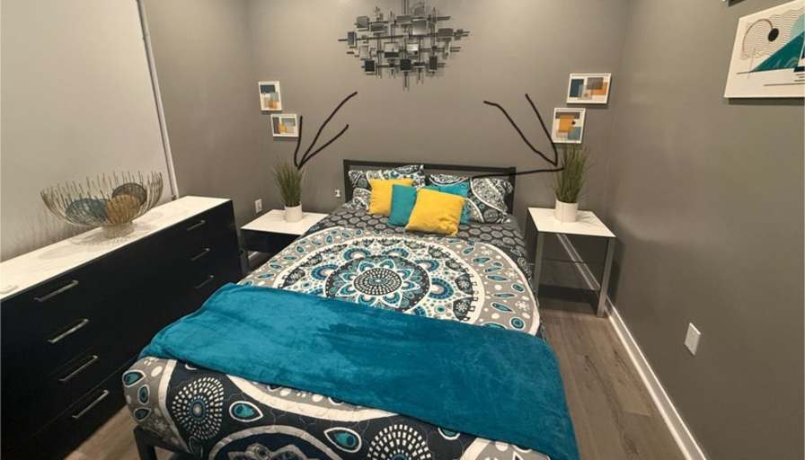 Charming Room in a Great Neighborhood's room
