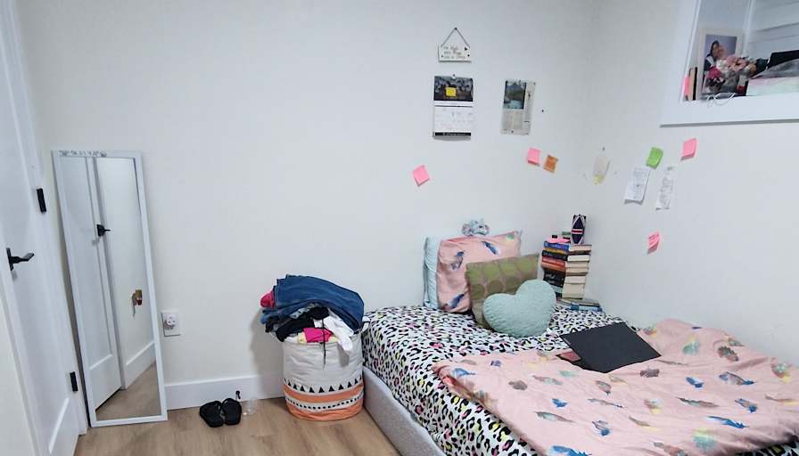 Asiya's room