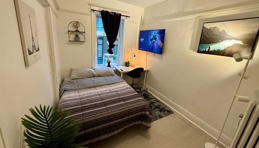 Alona's room