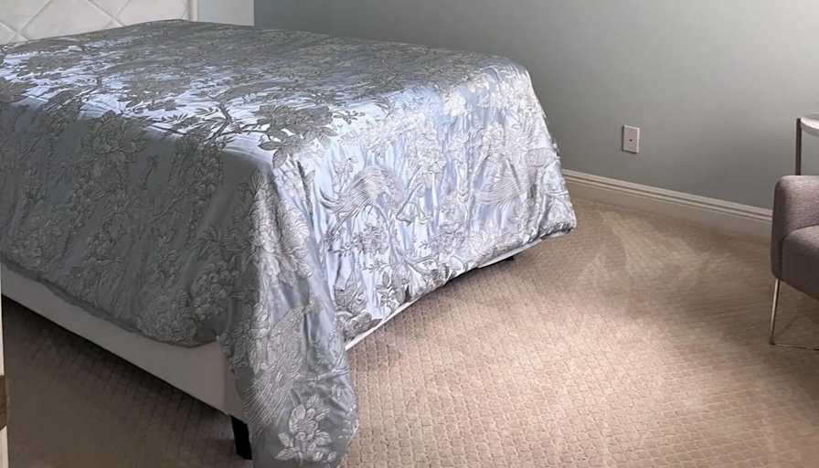 Karthik Natesan's room