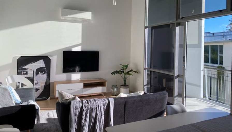 Geoff's room