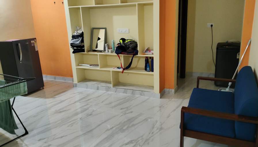 Ratnam's room