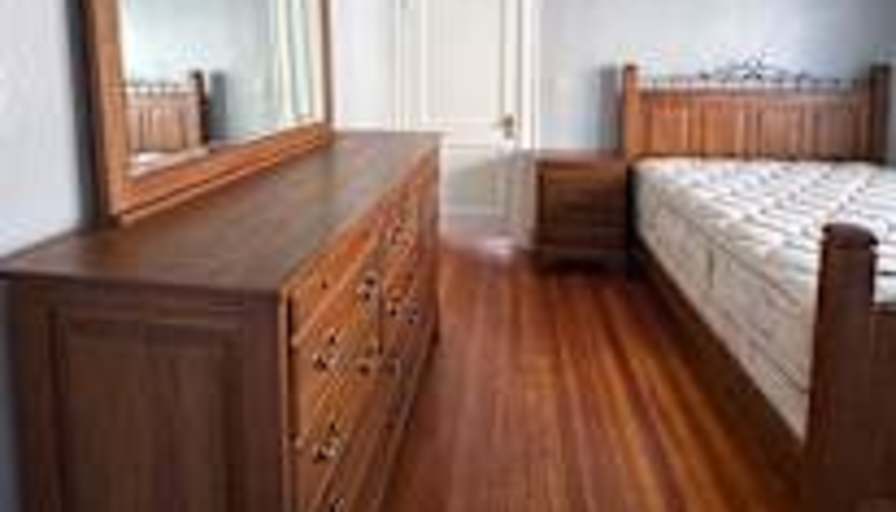 R J Homes's room