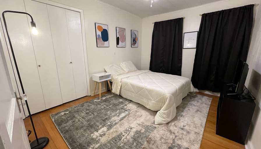 Lotus Consulting and Management LLC's room