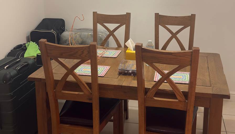 Hamudi's room