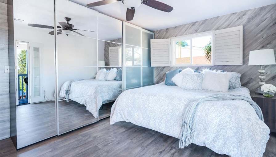 Mindy's room