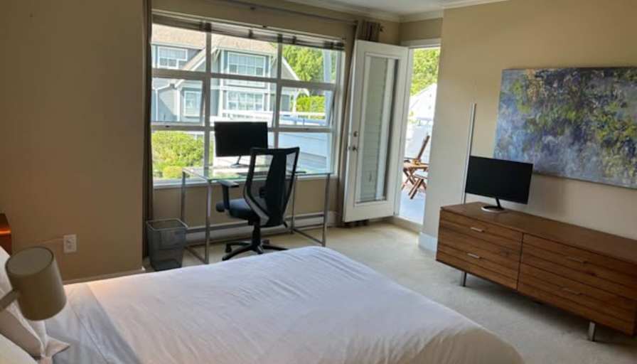Craig s smith's room