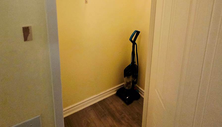 Youn's room