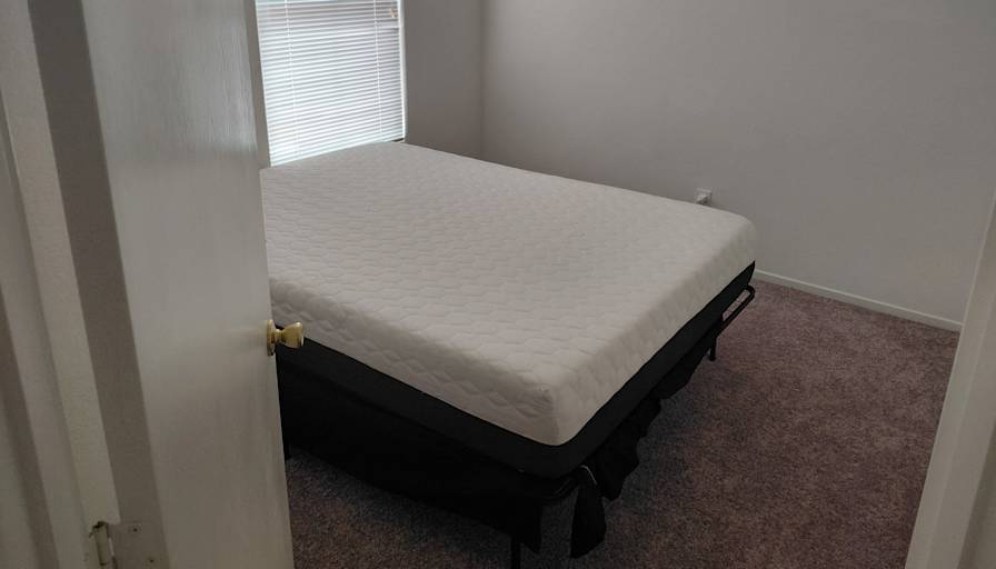 Mauricio's room