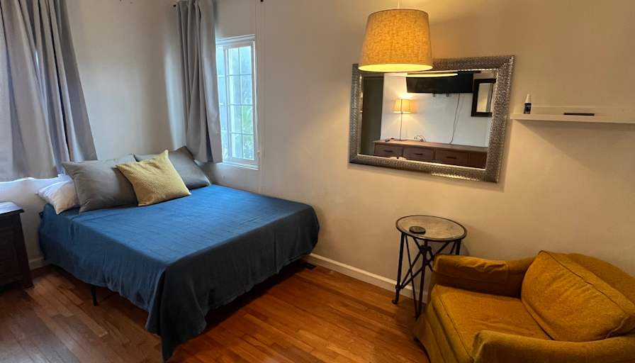 Suzanne's room