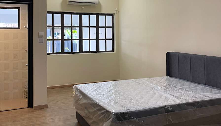 Carmen Low's room