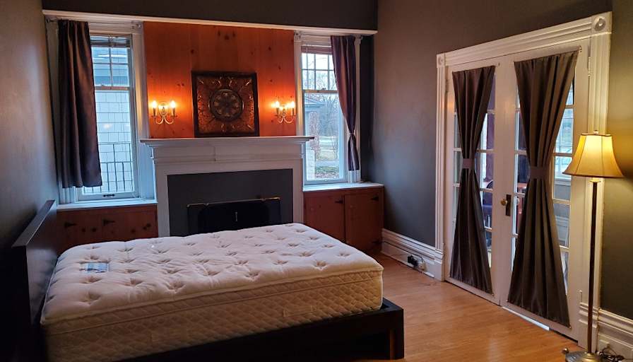 Kelly's room