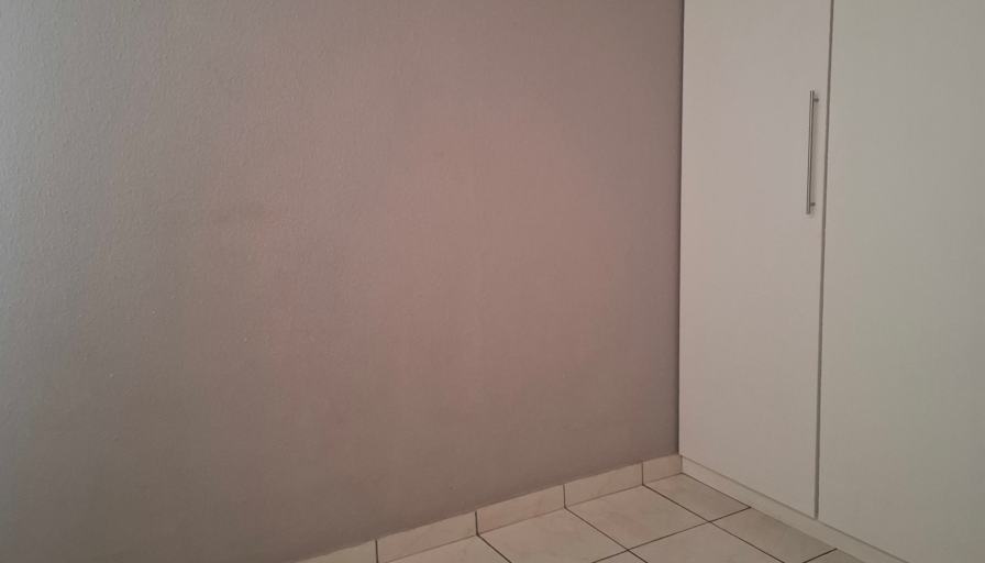 Vallence's room