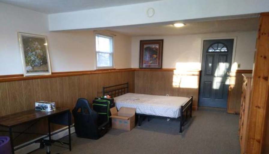 laura's room