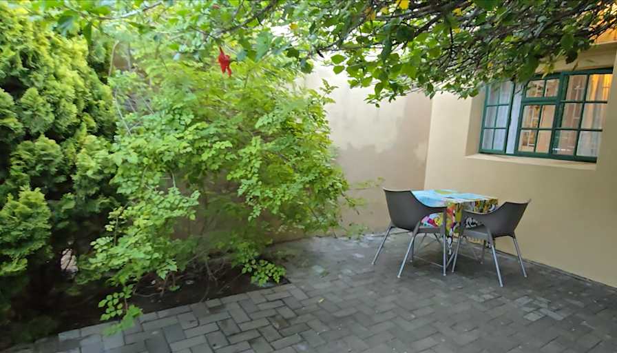 Green Point Tree House's room