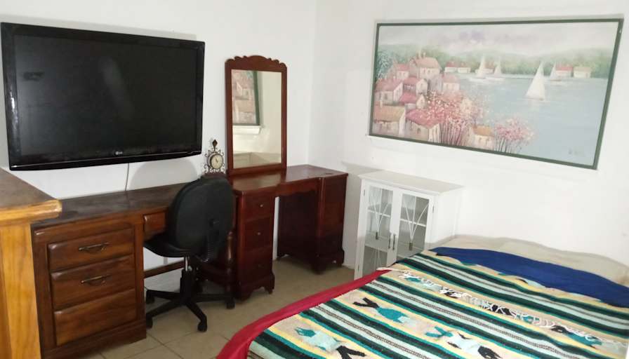 Fernando Saravia's room