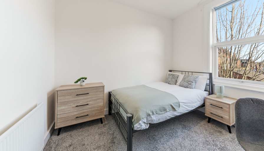 Gurj's room