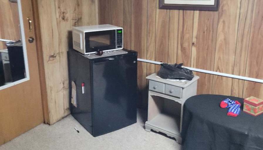 gloria hoover's room