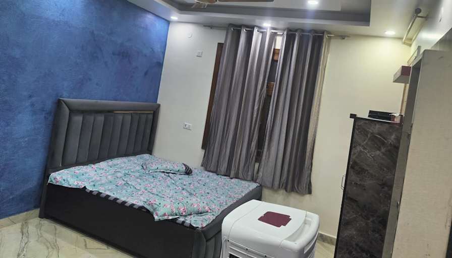 Smit R's room