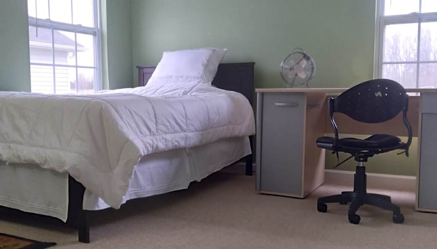 GHANA MULVEY's room