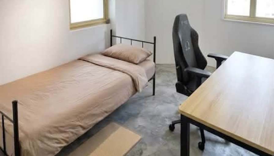 Farah's room