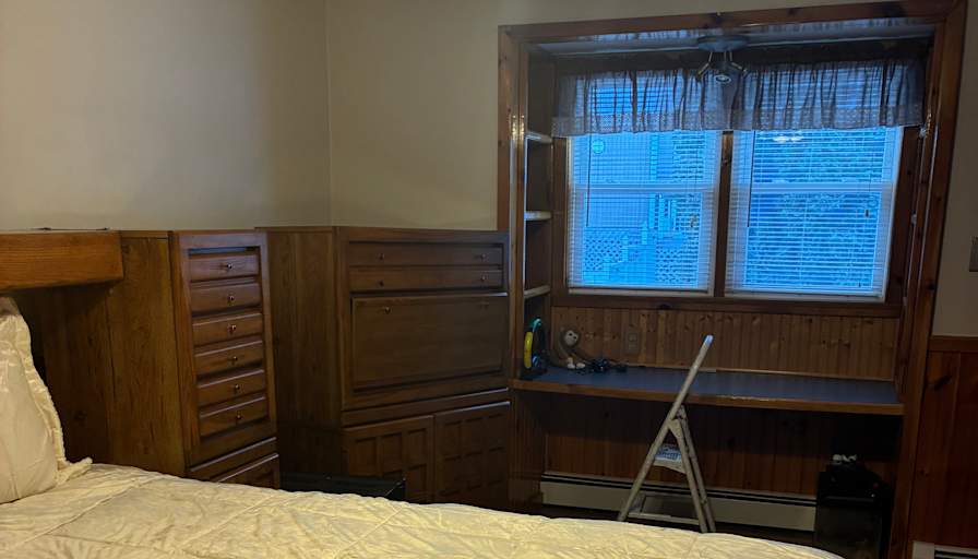 Thomas's room